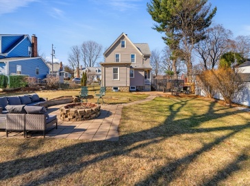 6 Eastern Ave, Wakefield, Massachusetts, 3 Bedrooms Bedrooms, 8 Rooms Rooms,2 BathroomsBathrooms,Residential Lease,For Rent,Eastern Ave,73491369