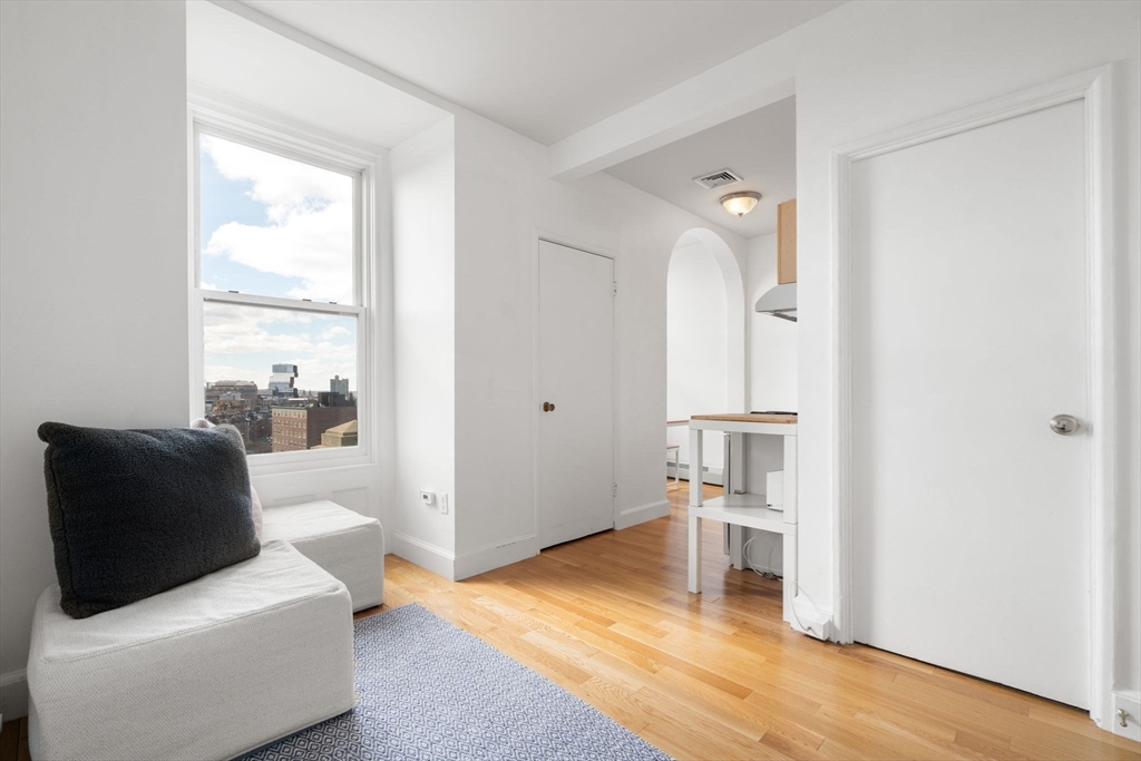 483 Beacon St, Boston, Massachusetts, 1 Room Rooms,1 BathroomBathrooms,Residential,For Sale,Beacon St,73491192