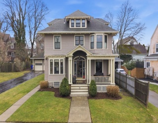 411 Stewart St, Fall River, Massachusetts, 4 Bedrooms Bedrooms, 9 Rooms Rooms,2.5 BathroomsBathrooms,Residential,For Sale,Stewart St,73491356