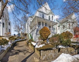 135 Allen Ave, Lynn, Massachusetts, 4 Bedrooms Bedrooms, 7 Rooms Rooms,2 BathroomsBathrooms,Residential,For Sale,Allen Ave,73484065