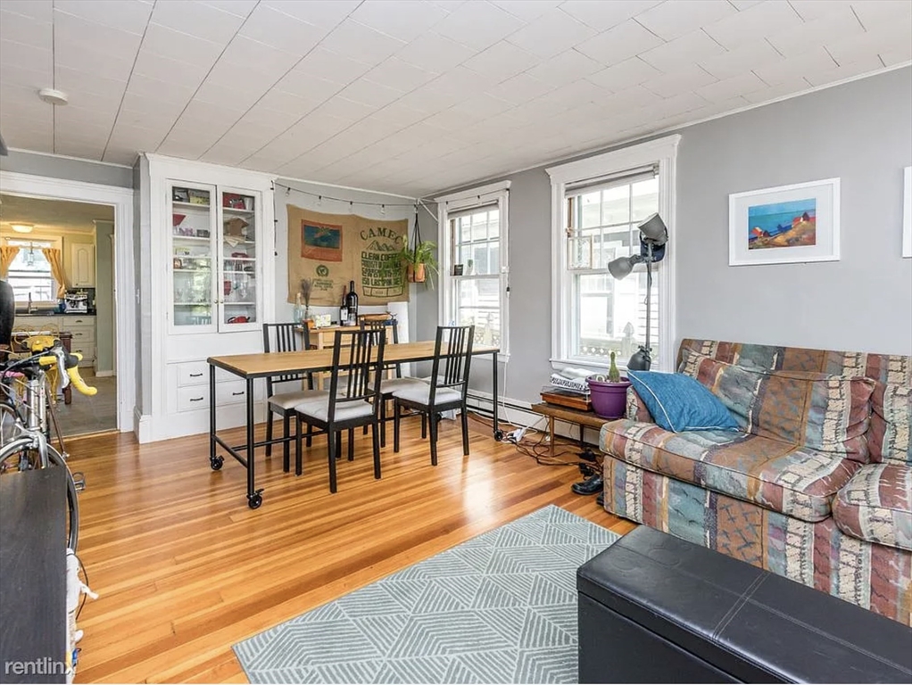 20 Prescott St, Salem, Massachusetts, 2 Bedrooms Bedrooms, 4 Rooms Rooms,1 BathroomBathrooms,Residential Lease,For Rent,Prescott St,73491461