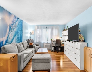 51 Warren, Waltham, Massachusetts, 2 Bedrooms Bedrooms, 5 Rooms Rooms,1 BathroomBathrooms,Residential,For Sale,Warren,73491473