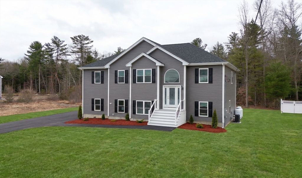 174 Ashleigh Ter, Taunton, Massachusetts, 5 Bedrooms Bedrooms, 8 Rooms Rooms,3 BathroomsBathrooms,Residential,For Sale,Ashleigh Ter,73491476