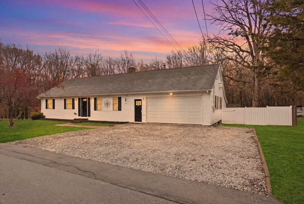 8 Sweet Apple Tree Ln, Salisbury, Massachusetts, 3 Bedrooms Bedrooms, 6 Rooms Rooms,2 BathroomsBathrooms,Residential,For Sale,Sweet Apple Tree Ln,73491489