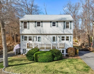 14-1/2 Story Street, Rockport, Massachusetts, 2 Bedrooms Bedrooms, 5 Rooms Rooms,1.5 BathroomsBathrooms,Residential,For Sale,Story Street,73491492