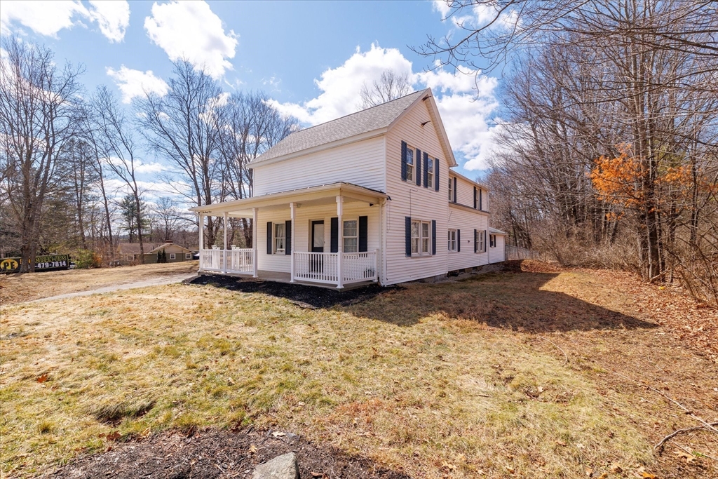 127 N Main St, West Boylston, Massachusetts, 4 Bedrooms Bedrooms, 8 Rooms Rooms,2 BathroomsBathrooms,Residential,For Sale,N Main St,73491498