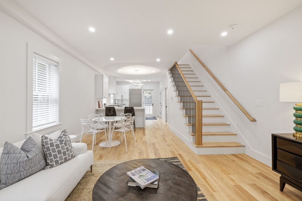 133 Spring St, Cambridge, Massachusetts, 3 Bedrooms Bedrooms, 10 Rooms Rooms,2.5 BathroomsBathrooms,Residential Lease,For Rent,Spring St,73491525