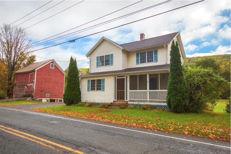 67 Middlefield, Chester, Massachusetts, 2 Bedrooms Bedrooms, 6 Rooms Rooms,1.5 BathroomsBathrooms,Residential,For Sale,Middlefield,73466673