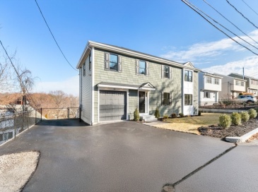 14 Piedmont Ave, Waltham, Massachusetts, 5 Bedrooms Bedrooms, 14 Rooms Rooms,4.5 BathroomsBathrooms,Residential,For Sale,Piedmont Ave,73469287