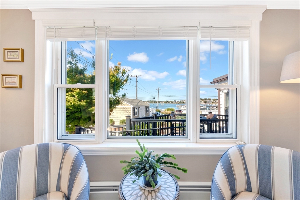 600 Shirley Street, Winthrop, Massachusetts, 2 Bedrooms Bedrooms, 4 Rooms Rooms,2 BathroomsBathrooms,Residential,For Sale,Shirley Street,73383627