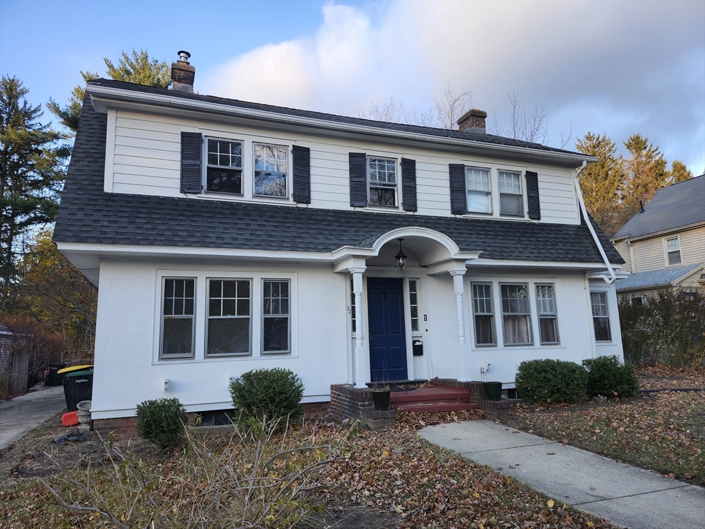 32 Edgewood Ave, Longmeadow, Massachusetts, 4 Bedrooms Bedrooms, 8 Rooms Rooms,1.5 BathroomsBathrooms,Residential,For Sale,Edgewood Ave,73457176