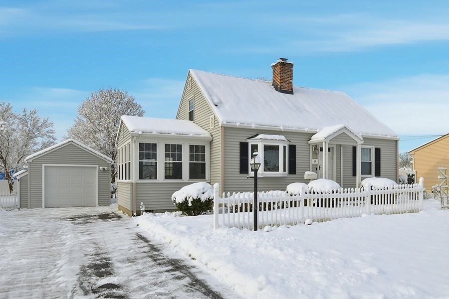 44 Amanda Street, Springfield, Massachusetts, 3 Bedrooms Bedrooms, 7 Rooms Rooms,1 BathroomBathrooms,Residential,For Sale,Amanda Street,73469937
