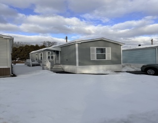 1044 Phillips Rd, New Bedford, Massachusetts, 2 Bedrooms Bedrooms, 5 Rooms Rooms,1 BathroomBathrooms,Residential,For Sale,Phillips Rd,73477622