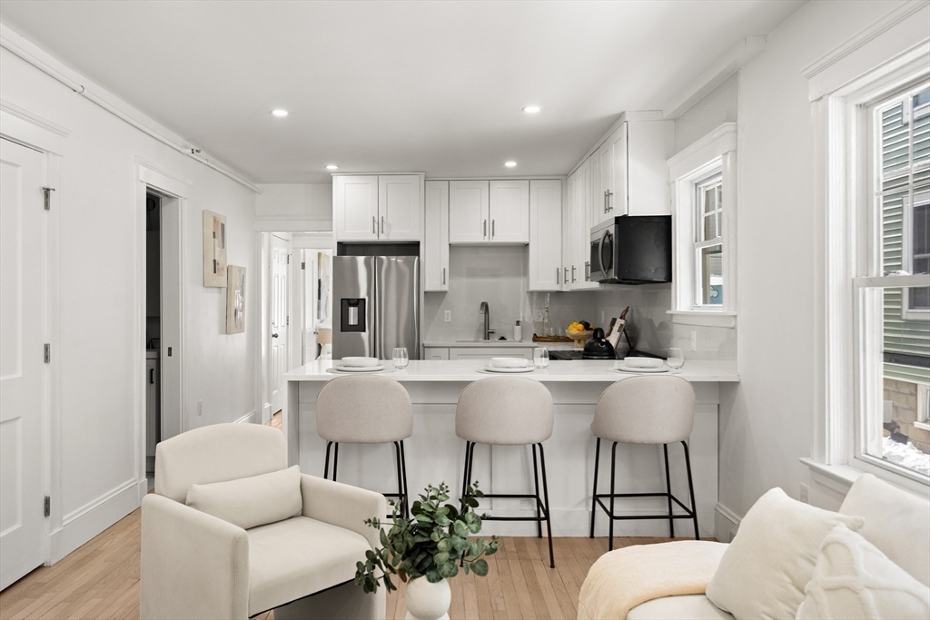 60 Derby St, Somerville, Massachusetts, 2 Bedrooms Bedrooms, 4 Rooms Rooms,2 BathroomsBathrooms,Residential,For Sale,Derby St,73491553