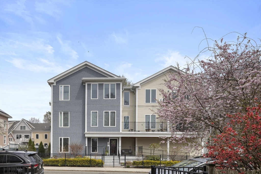 6 Ashland, Boston, Massachusetts, 2 Bedrooms Bedrooms, 5 Rooms Rooms,2 BathroomsBathrooms,Residential,For Sale,Ashland,73491580