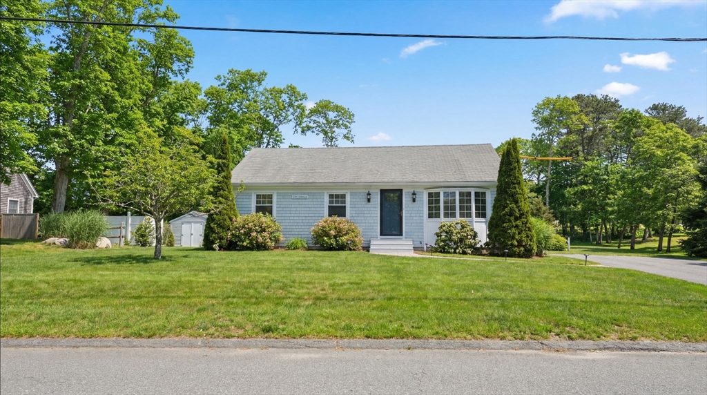 17 Kings Way, Orleans, Massachusetts, 3 Bedrooms Bedrooms, 6 Rooms Rooms,2 BathroomsBathrooms,Residential,For Sale,Kings Way,73477119