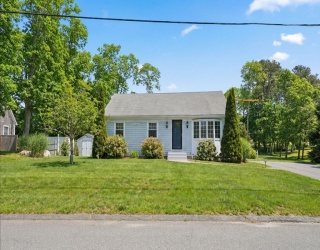 17 Kings Way, Orleans, Massachusetts, 3 Bedrooms Bedrooms, 6 Rooms Rooms,2 BathroomsBathrooms,Residential,For Sale,Kings Way,73477119