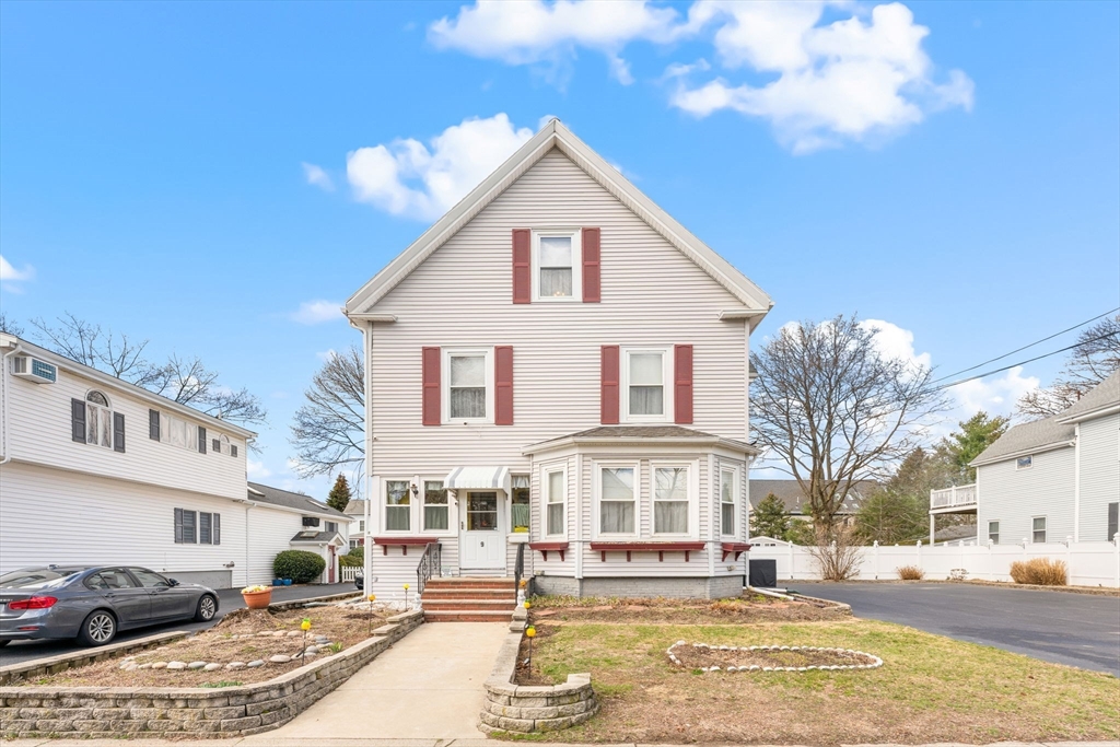 9 Avon St, Saugus, Massachusetts, 5 Bedrooms Bedrooms, 8 Rooms Rooms,2 BathroomsBathrooms,Residential,For Sale,Avon St,73491549