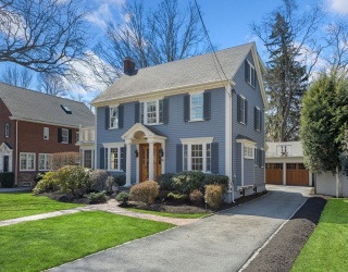 56 Yale Street, Winchester, Massachusetts, 5 Bedrooms Bedrooms, 12 Rooms Rooms,3.5 BathroomsBathrooms,Residential,For Sale,Yale Street,73491616