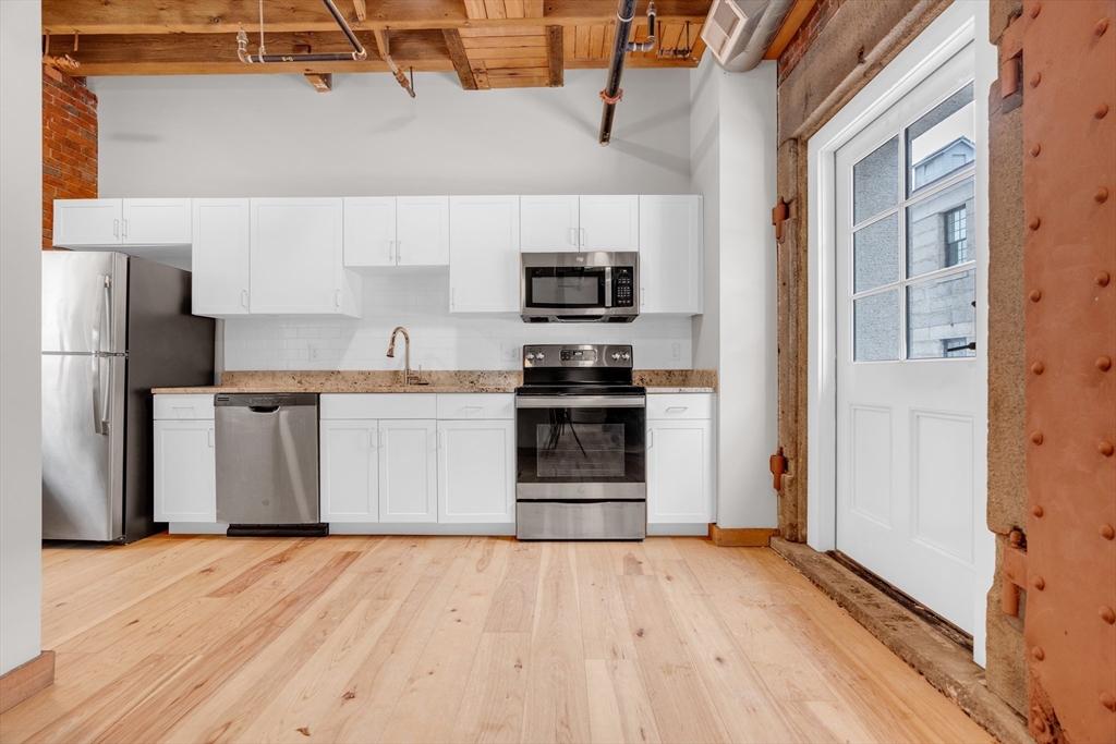 58 13th Street, Boston, Massachusetts, 2 Bedrooms Bedrooms, 4 Rooms Rooms,1.5 BathroomsBathrooms,Residential Lease,For Rent,13th Street,73491621