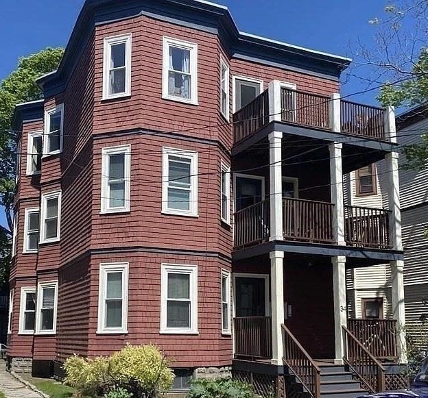 34 Belknap St, Somerville, Massachusetts, 9 Bedrooms Bedrooms, 18 Rooms Rooms,3 BathroomsBathrooms,Residential Income,For Sale,Belknap St,73491624