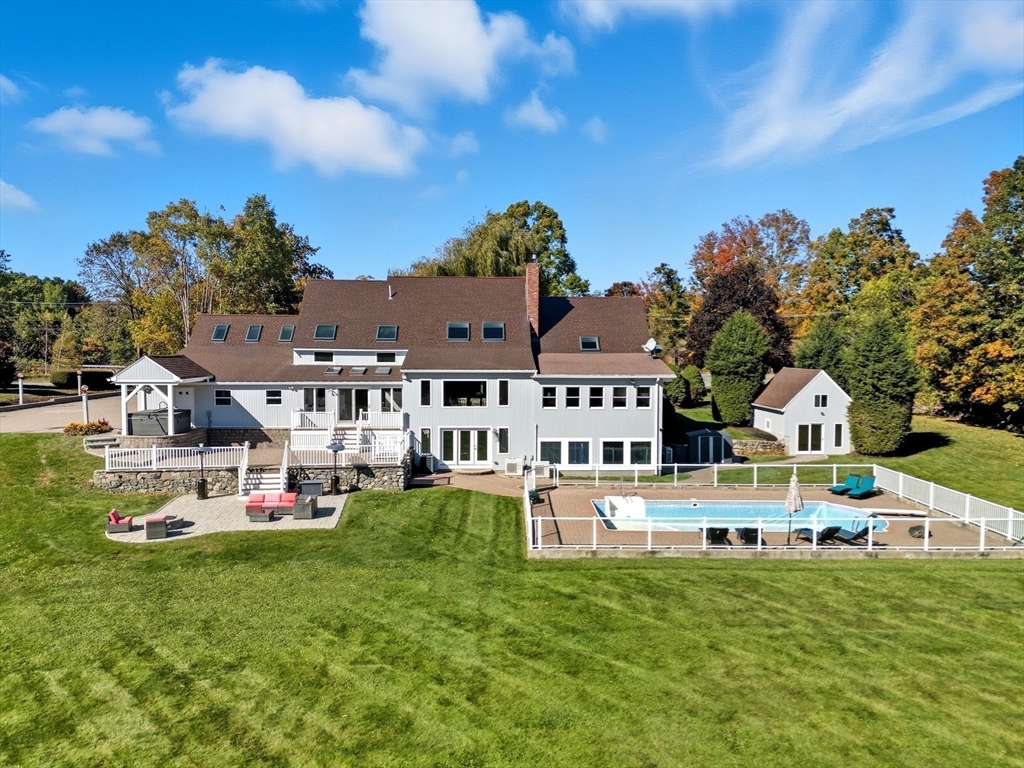 6 Lynbrook Rd, Southborough, Massachusetts, 4 Bedrooms Bedrooms, 12 Rooms Rooms,4.5 BathroomsBathrooms,Residential,For Sale,Lynbrook Rd,73491655