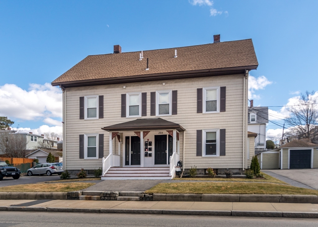 252-254 Crescent Street, Waltham, Massachusetts, 8 Bedrooms Bedrooms, 20 Rooms Rooms,6 BathroomsBathrooms,Residential Income,For Sale,Crescent Street,73491679
