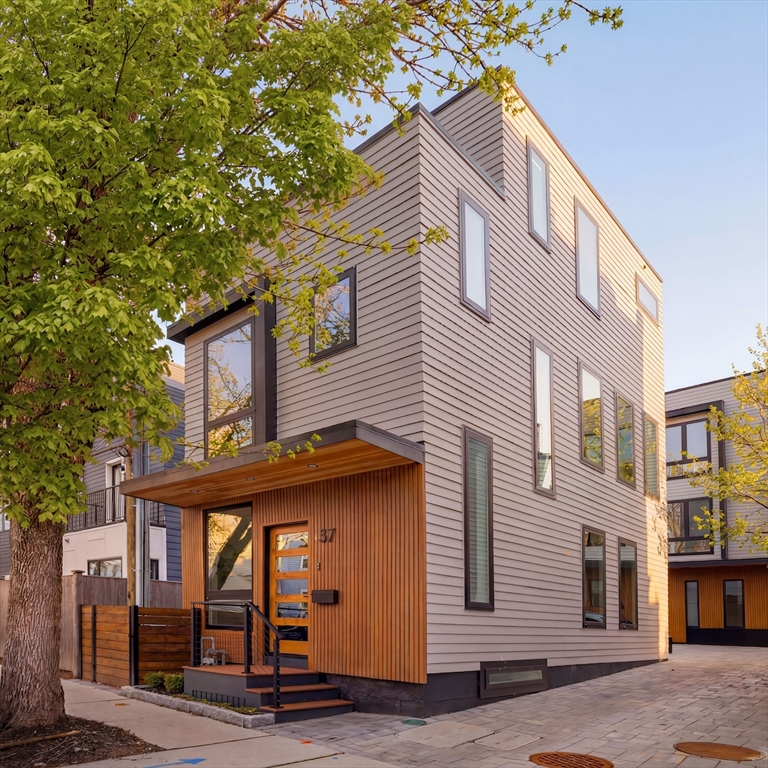 37 Webster Avenue, Cambridge, Massachusetts, 4 Bedrooms Bedrooms, 6 Rooms Rooms,3 BathroomsBathrooms,Residential,For Sale,Webster Avenue,73491692