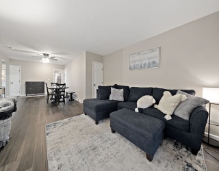 22 Union Square, Randolph, Massachusetts, 2 Bedrooms Bedrooms, 5 Rooms Rooms,2 BathroomsBathrooms,Residential,For Sale,Union Square,73491702