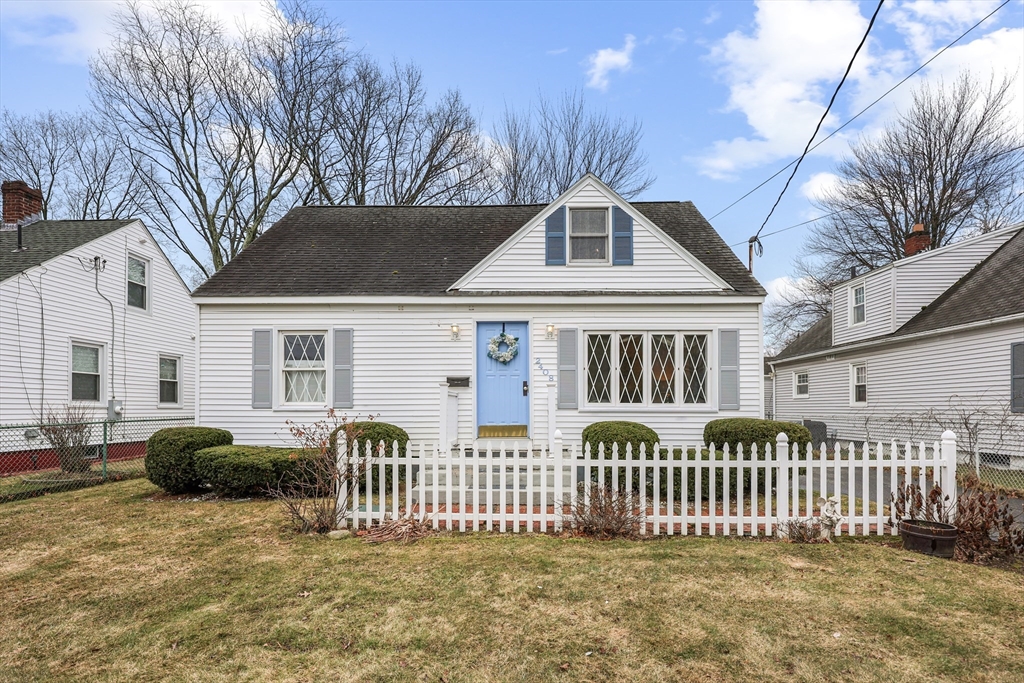 2408 Roosevelt Avenue, Springfield, Massachusetts, 4 Bedrooms Bedrooms, 6 Rooms Rooms,2 BathroomsBathrooms,Residential,For Sale,Roosevelt Avenue,73491706