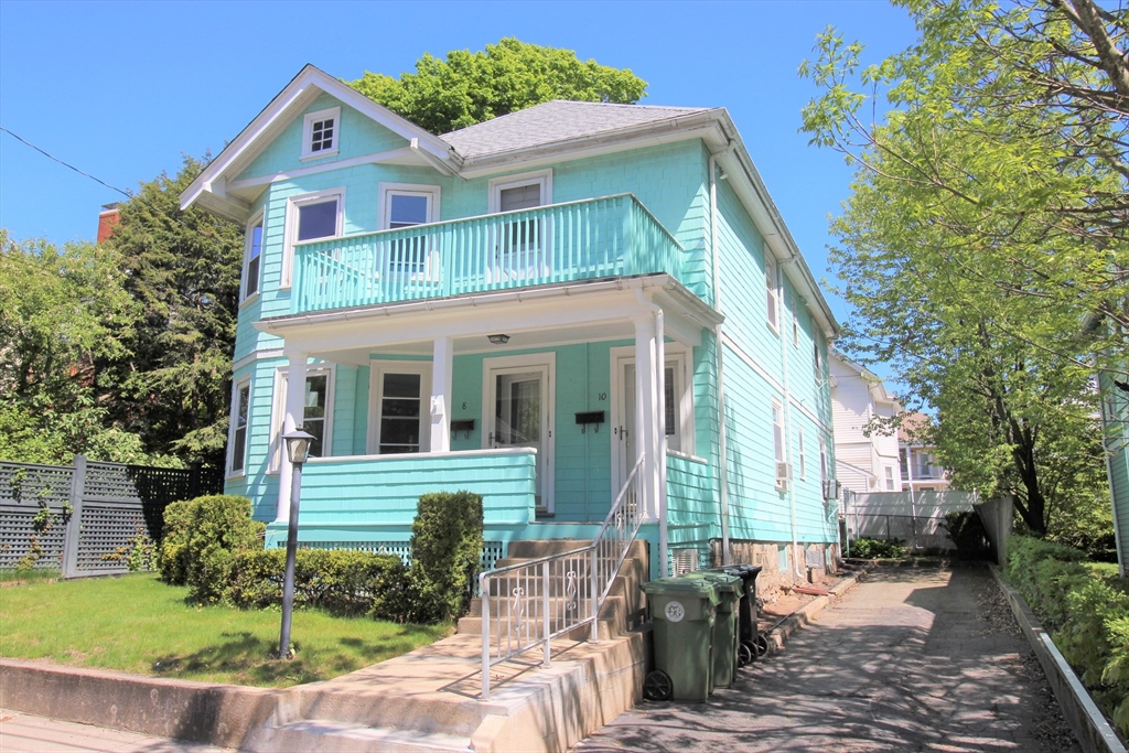 8 Thurston Rd, Watertown, Massachusetts, 3 Bedrooms Bedrooms, 8 Rooms Rooms,2 BathroomsBathrooms,Residential Lease,For Rent,Thurston Rd,73491817