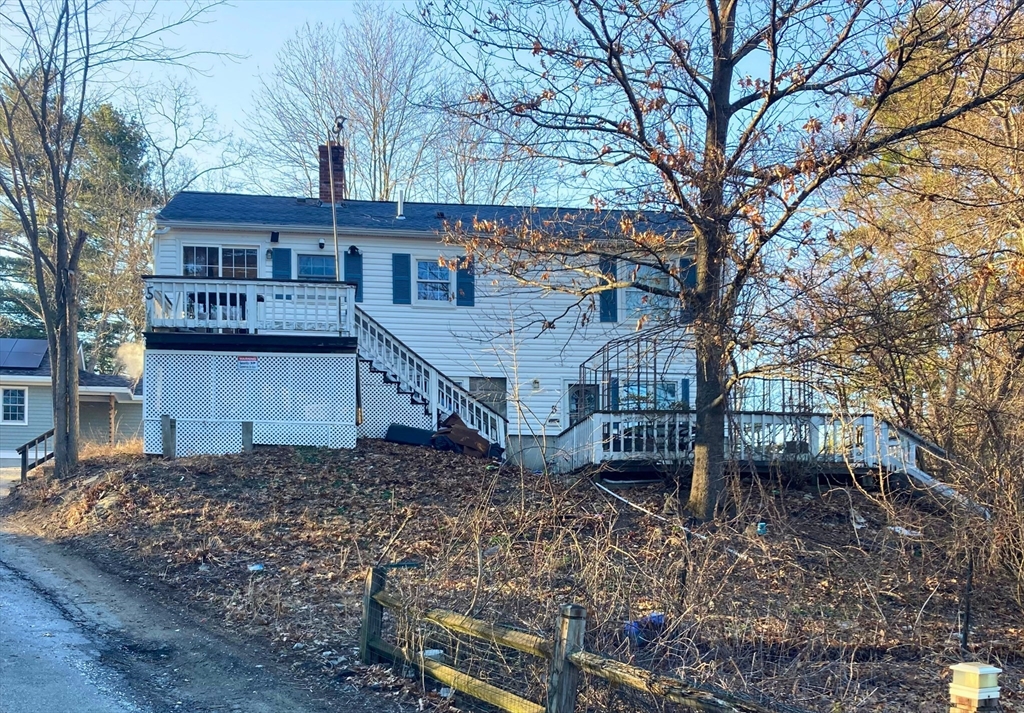 5 Hillcrest Road, Andover, Massachusetts, 2 Bedrooms Bedrooms, 7 Rooms Rooms,2 BathroomsBathrooms,Residential,For Sale,Hillcrest Road,73491836