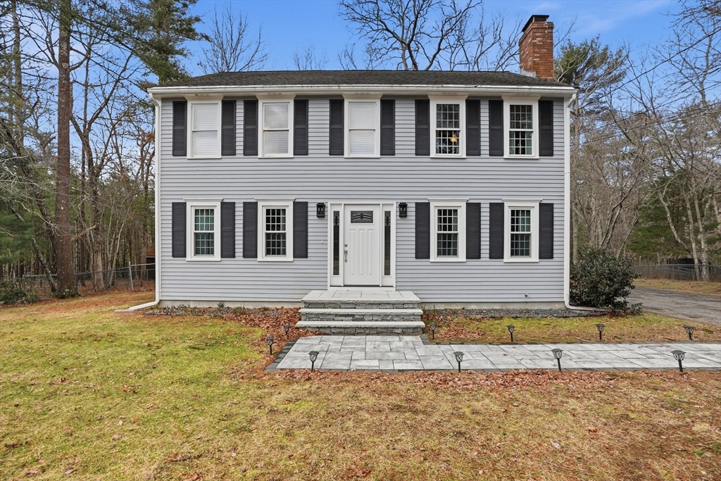 102 County St, Lakeville, Massachusetts, 3 Bedrooms Bedrooms, 7 Rooms Rooms,2.5 BathroomsBathrooms,Residential,For Sale,County St,73491829