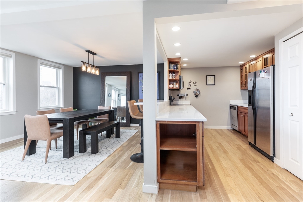 47 Harvard St, Boston, Massachusetts, 2 Bedrooms Bedrooms, 4 Rooms Rooms,2.5 BathroomsBathrooms,Residential,For Sale,Harvard St,73491845