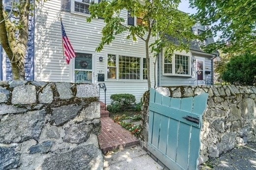 67 Elm Street, Marblehead, Massachusetts, 2 Bedrooms Bedrooms, 5 Rooms Rooms,1.5 BathroomsBathrooms,Residential Lease,For Rent,Elm Street,73491871
