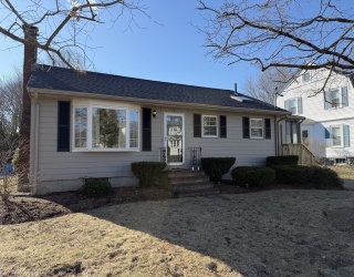 15 Bradford St, Rockland, Massachusetts, 3 Bedrooms Bedrooms, 6 Rooms Rooms,1 BathroomBathrooms,Residential,For Sale,Bradford St,73491752