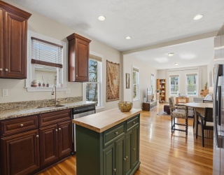 22 Greenhood St, Dedham, Massachusetts, 2 Bedrooms Bedrooms, 5 Rooms Rooms,1 BathroomBathrooms,Residential,For Sale,Greenhood St,73491895