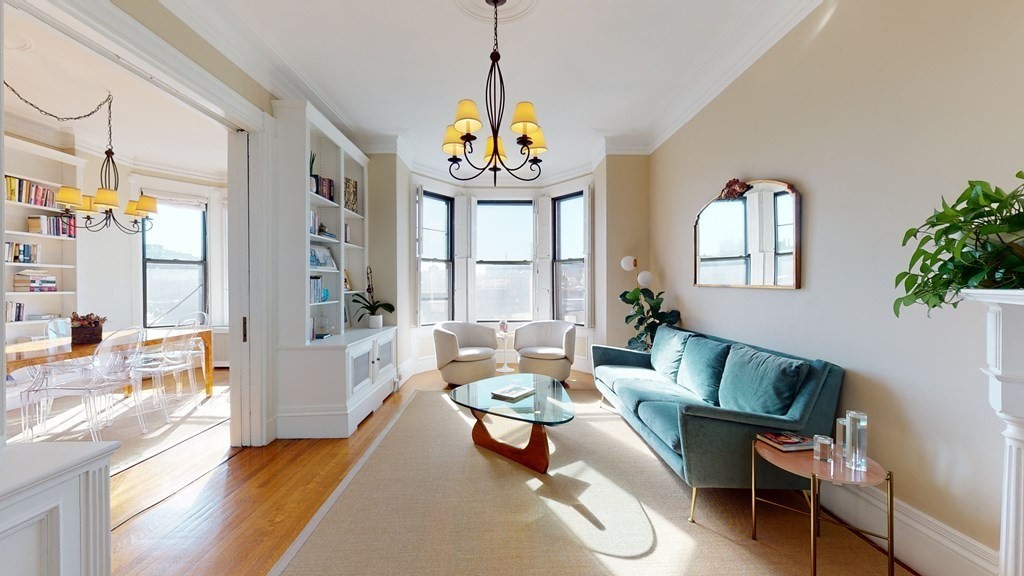 295-297 Beacon Street, Boston, Massachusetts, 2 Bedrooms Bedrooms, 6 Rooms Rooms,2 BathroomsBathrooms,Residential Lease,For Rent,Beacon Street,73491898