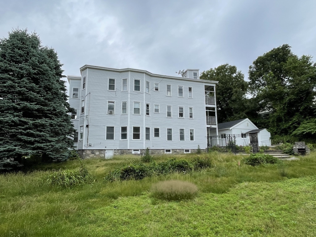 35/0 Heron, Boston, Massachusetts, 9 Bedrooms Bedrooms, 21 Rooms Rooms,4 BathroomsBathrooms,Residential Income,For Sale,Heron,73472136