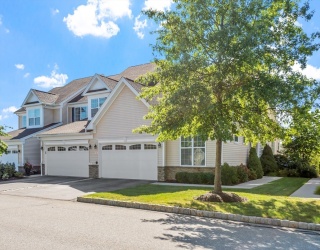 13 Wilshire Way, Marlborough, Massachusetts, 2 Bedrooms Bedrooms, 5 Rooms Rooms,2 BathroomsBathrooms,Residential,For Sale,Wilshire Way,73491917