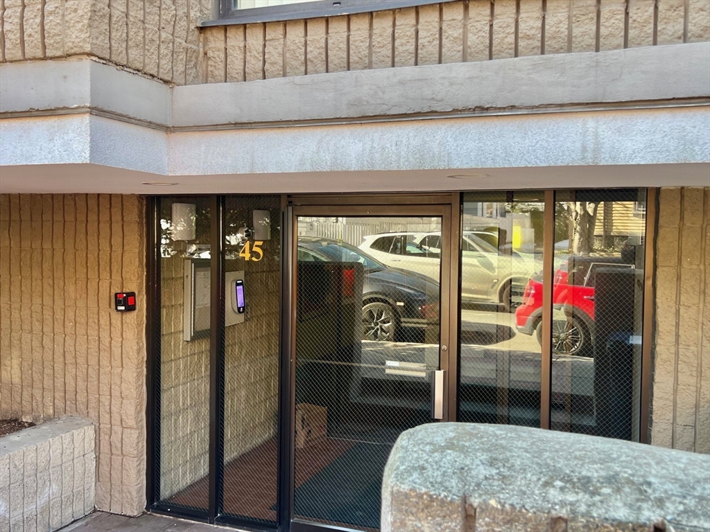 45 Trowbridge, Cambridge, Massachusetts, 2 Bedrooms Bedrooms, 4 Rooms Rooms,1.5 BathroomsBathrooms,Residential Lease,For Rent,Trowbridge,73491934