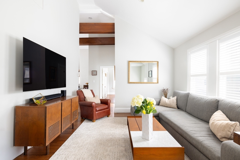 14 Hathaway, Boston, Massachusetts, 4 Bedrooms Bedrooms, 8 Rooms Rooms,2.5 BathroomsBathrooms,Residential,For Sale,Hathaway,73491929