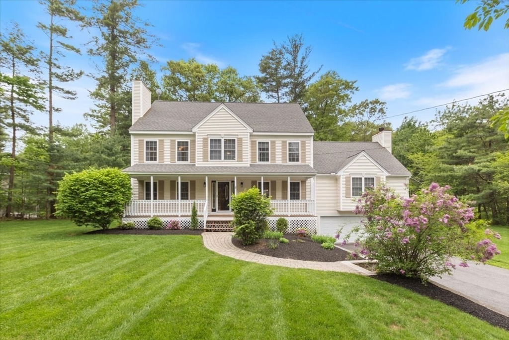 32 W Shore Rd, Merrimac, Massachusetts, 4 Bedrooms Bedrooms, 9 Rooms Rooms,2.5 BathroomsBathrooms,Residential,For Sale,W Shore Rd,73491768