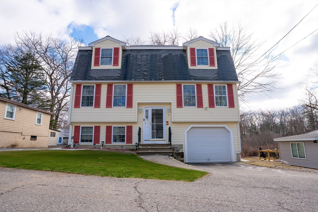 3 Columbia Rd, Billerica, Massachusetts, 3 Bedrooms Bedrooms, 6 Rooms Rooms,2 BathroomsBathrooms,Residential,For Sale,Columbia Rd,73491793