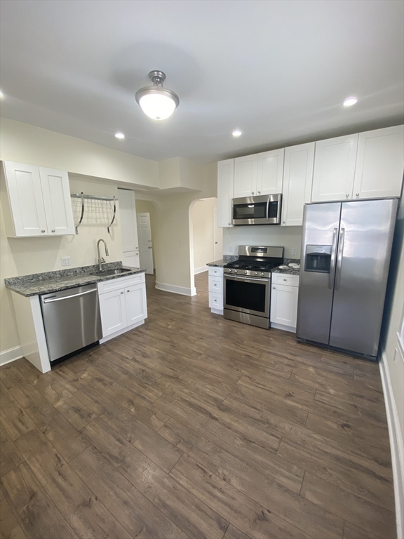 3 Orchard St, Newton, Massachusetts, 4 Bedrooms Bedrooms, 8 Rooms Rooms,2 BathroomsBathrooms,Residential Lease,For Rent,Orchard St,73491956