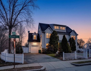 6 Adams Street, Newton, Massachusetts, 5 Bedrooms Bedrooms, 8 Rooms Rooms,3.5 BathroomsBathrooms,Residential Lease,For Rent,Adams Street,73491719