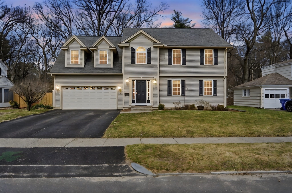 70 Hartwick Street, Springfield, Massachusetts, 4 Bedrooms Bedrooms, 10 Rooms Rooms,2.5 BathroomsBathrooms,Residential,For Sale,Hartwick Street,73491848