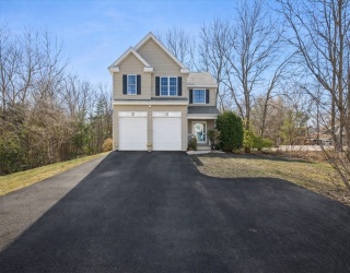 5 Dynasty Dr., Milford, Massachusetts, 3 Bedrooms Bedrooms, 10 Rooms Rooms,2.5 BathroomsBathrooms,Residential,For Sale,Dynasty Dr.,73491688