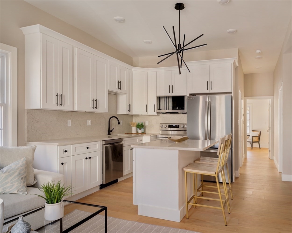 350 Windsor Street, Cambridge, Massachusetts, 3 Bedrooms Bedrooms, 9 Rooms Rooms,3 BathroomsBathrooms,Residential,For Sale,Windsor Street,73491978