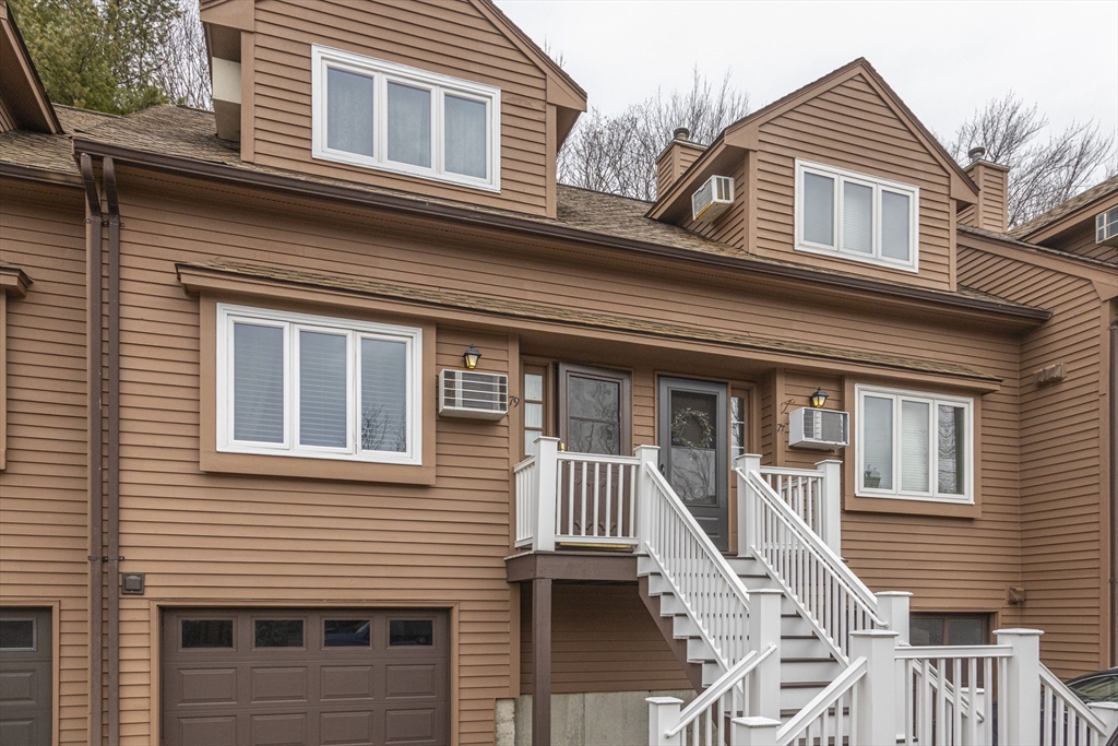 79 Casablanca Ct, Haverhill, Massachusetts, 2 Bedrooms Bedrooms, 4 Rooms Rooms,1.5 BathroomsBathrooms,Residential,For Sale,Casablanca Ct,73491982